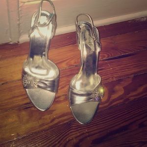 💚💙Pierre Dumas high heels💙💚